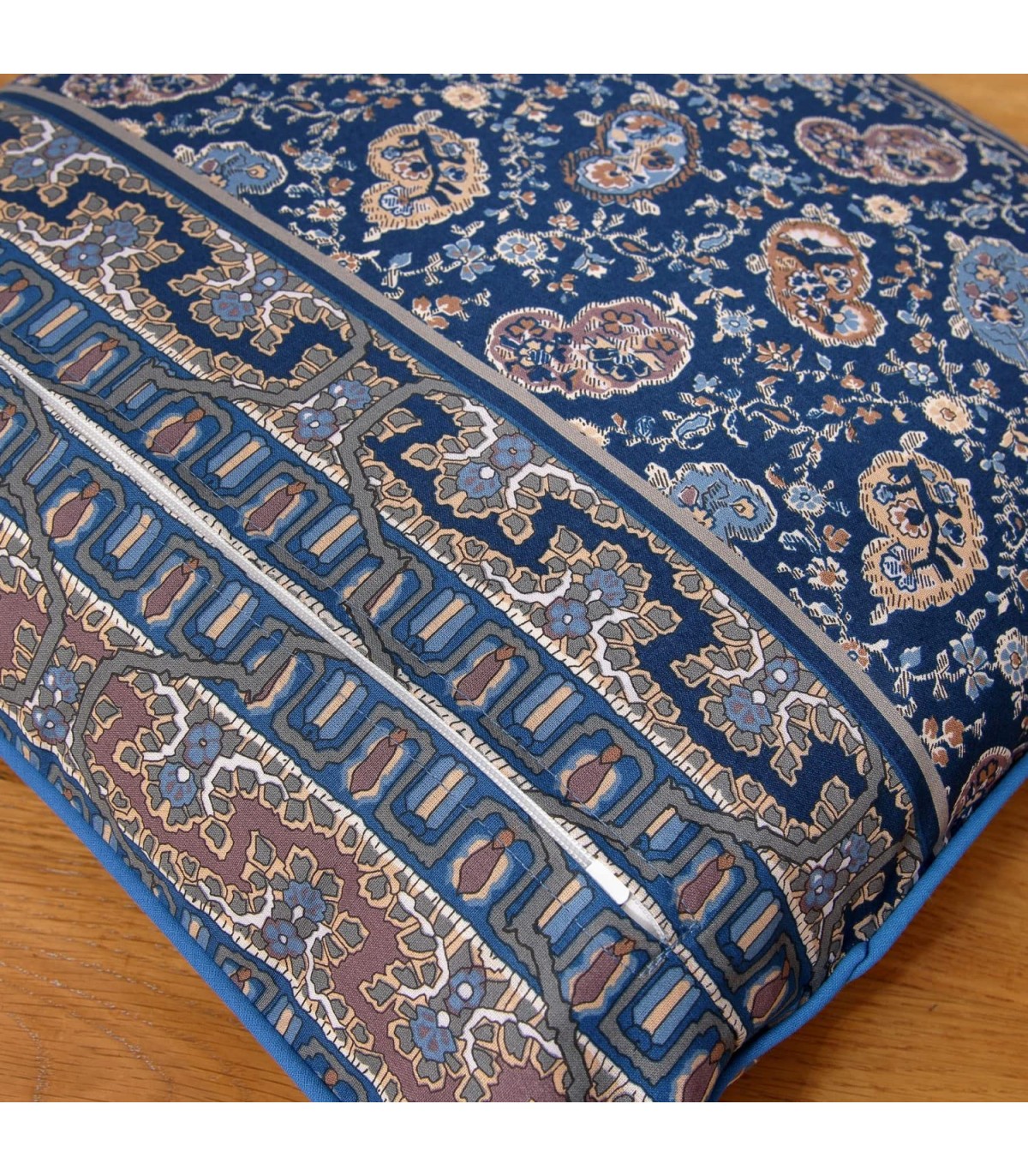 Copricuscino stampa kasbah, collezione Grandfoulard Bassetti
